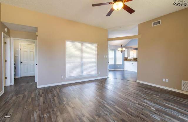 2224 SANDCASTLE ROAD Gallery 4