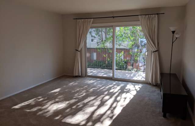 400 N Acacia Ave photos photos