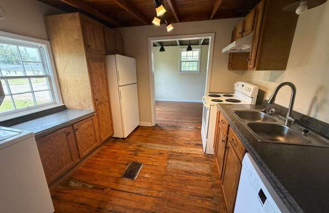 2B/1B Home Available in Lake Charles Gallery 4