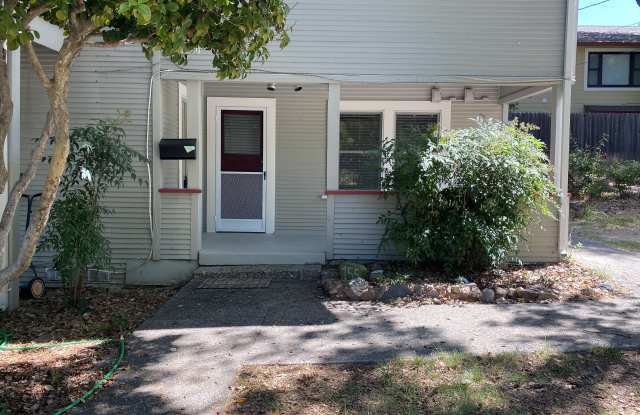 155 Tennis Way - 155 Tennis Way, Auburn, CA 95603