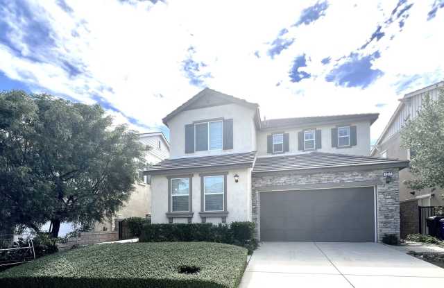 Beautiful 4-Bedroom Rancho Cucamonga Home | Downstairs Suite, Private Backyard, Internet & Gardening Included Gallery 1