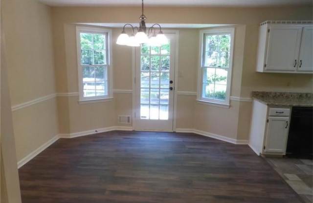 495 Stratford Drive Gallery 4