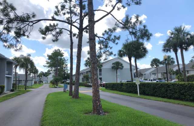 First Floor 2/2 Condo at Pine Shadows in Orlando photos photos