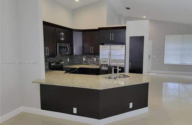 928 Falling Water Rd WESTON, FL 33326 photos photos