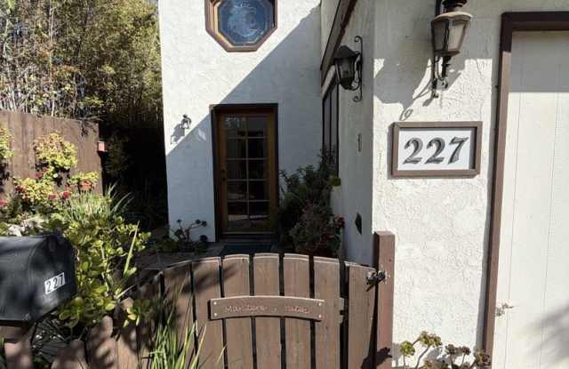Spacious & Unique Home with Vaulted Ceilings, Private Balcony & Multiple Living Areas Gallery 3