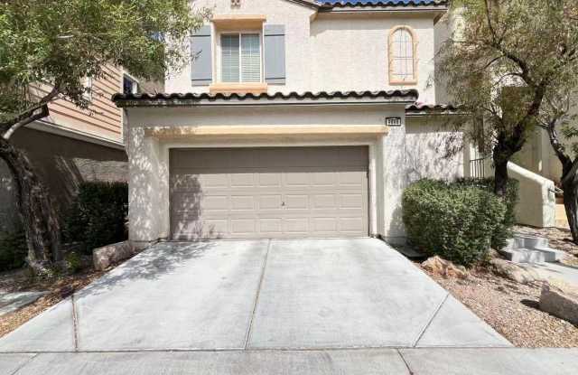Welcome to this well-maintained 3-bedroom, 2.5-bath home photos photos