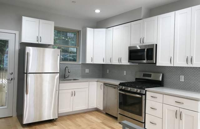 3913 Warren St photos photos