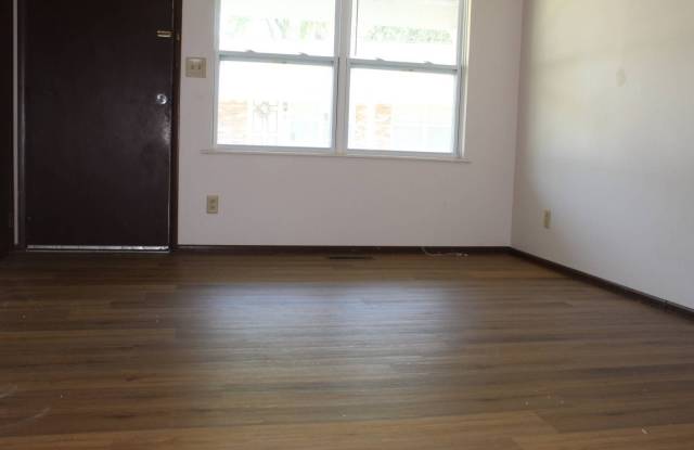 501 E Cleveland Gallery 4