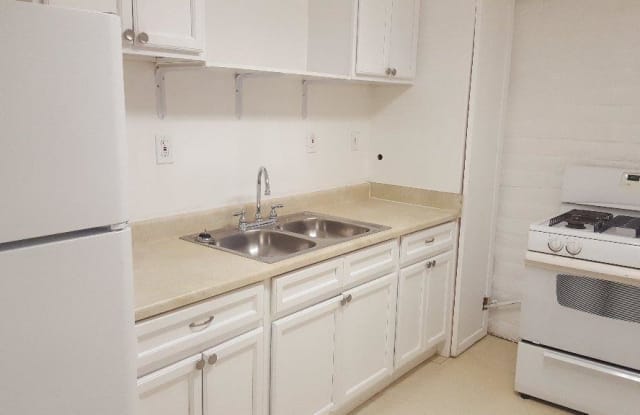 6727 N. 61st Ave. Unit 10 - 6727 North 61st Avenue, Glendale, AZ 85301