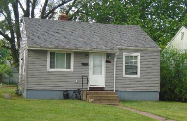 439 S Illinois St - 439 South Illinois Street, South Bend, IN 46619