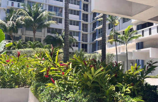 800 West Ave - 800 West Avenue, Miami Beach, FL 33139