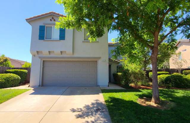BEAUTIFULLY MAINTAINED SINGLE FAMILY HOME W/ 2 OFFICES / BONUS ROOM AND ABOVE GROUND GARDEN photos photos