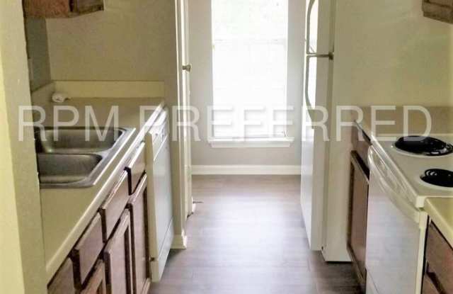 3770 Loverswood Drive Gallery 3
