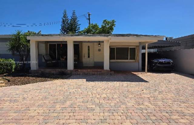 1012 SW 22nd St - 1012 Southwest 22nd Street, Fort Lauderdale, FL 33315