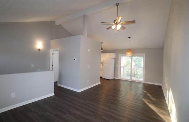 320 Lakeview Drive Gallery 4