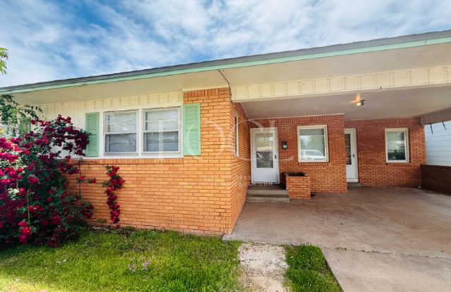 Large 3/2 with 2 living areas photos photos