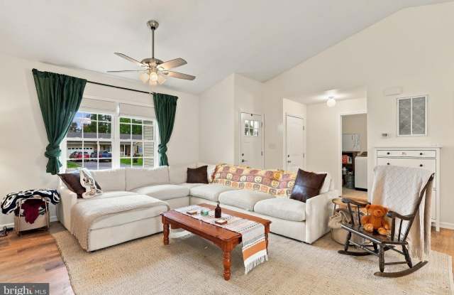 238 BASIN Drive Gallery 4