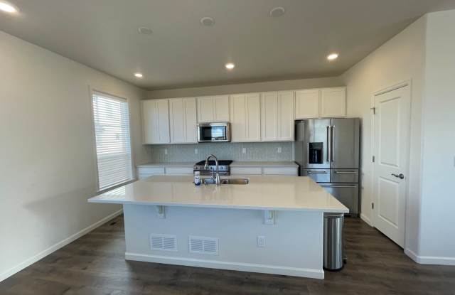 The Lifestyle You Seek! - 1584 Castle Creek Circle, Castle Rock, CO 80104