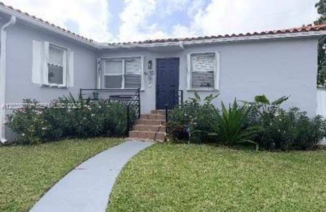 8370 SW 27th Ln photos photos