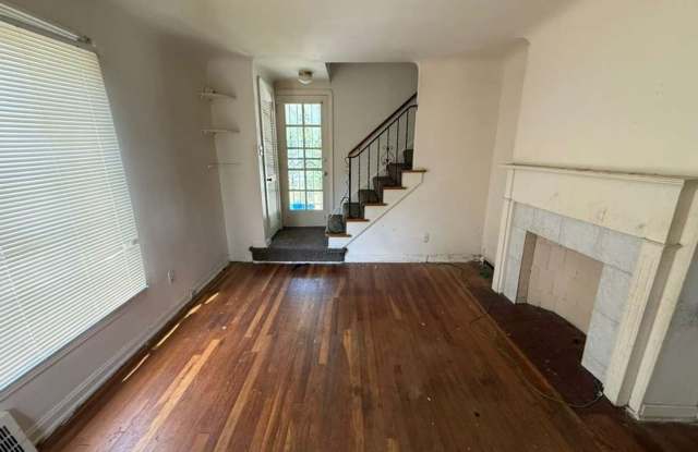 2 BED 1 BATH SINGLE FAMILY HOME! Gallery 1