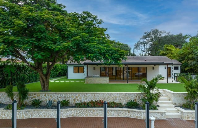 5221 Orduna Dr - 5221 Orduna Drive, Coral Gables, FL 33146