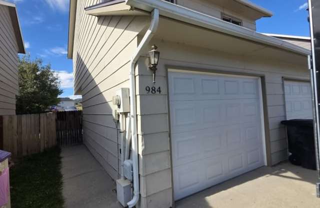 984 Beryl Gallery 1