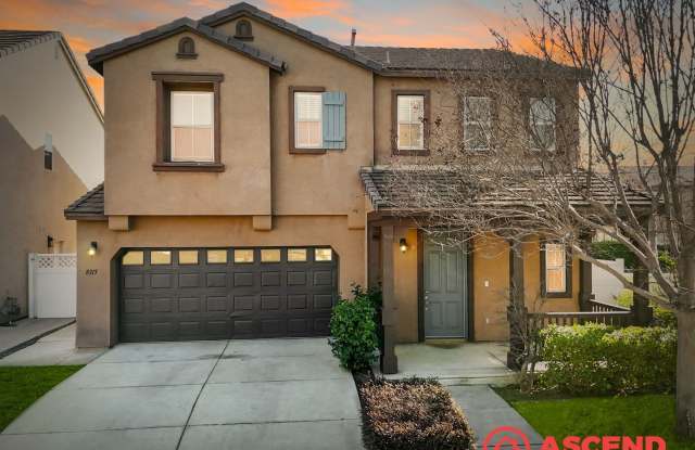 Beautiful 4 Bedroom Located in HOA! photos photos