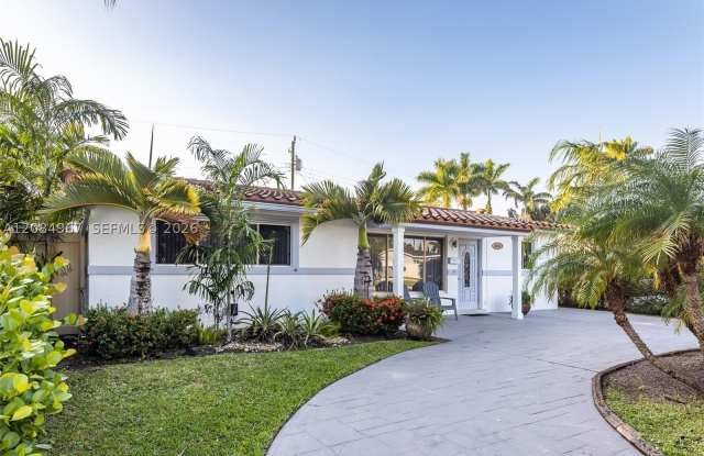 1116 N 13th Ct Gallery 2