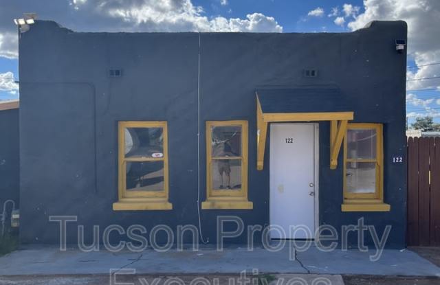 122 East Delano Street Gallery 1