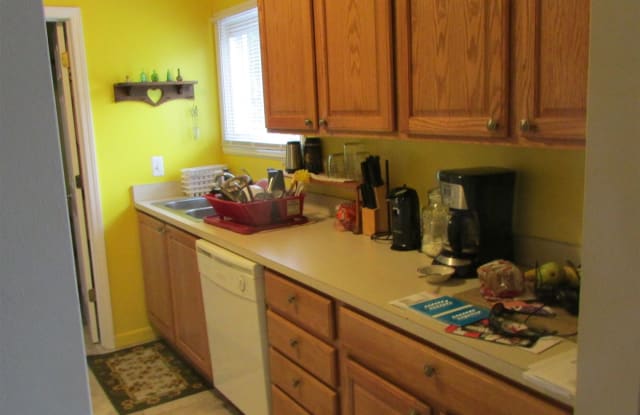 32455 Lenawee St - 32455 Lenawee St, Westland, MI 48186