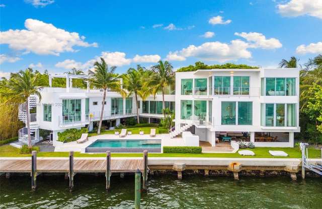 1490 NE 101 St - 1490 Northeast 101st Street, Miami Shores, FL 33138