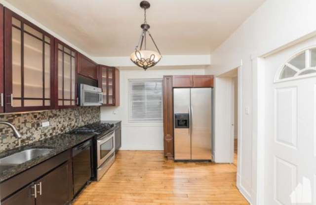 3549 WEST DICKENS AVENUE Gallery 3