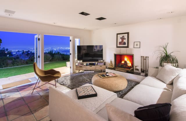9249 Crescent DR - 9249 Crescent Drive, Los Angeles, CA 90046