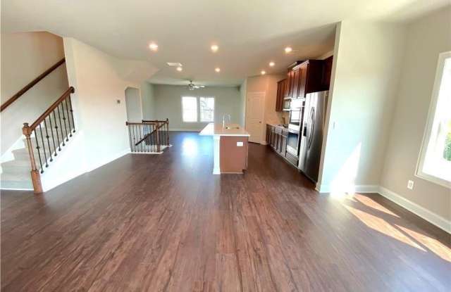 912 Sweetwater Grove Gallery 1
