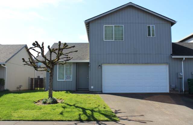3 bedroom 2.5 bath family home in quiet Scappoose neighborhood photos photos