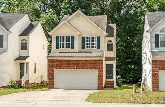Single Family home in Hedingham: Available Now! photos photos