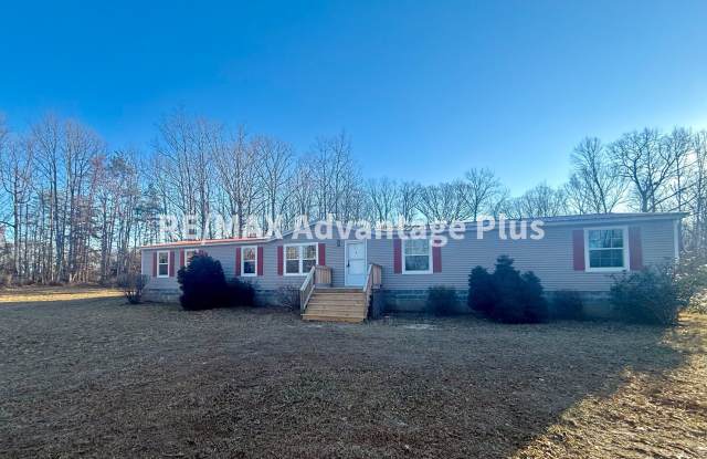 Spacious 4 bedroom home minutes to Downtown Farmville - 41 Dogwood Lane, Prince Edward County, VA 23901
