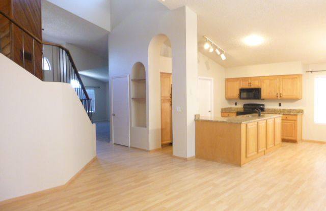 2907 East Leonora Gallery 3