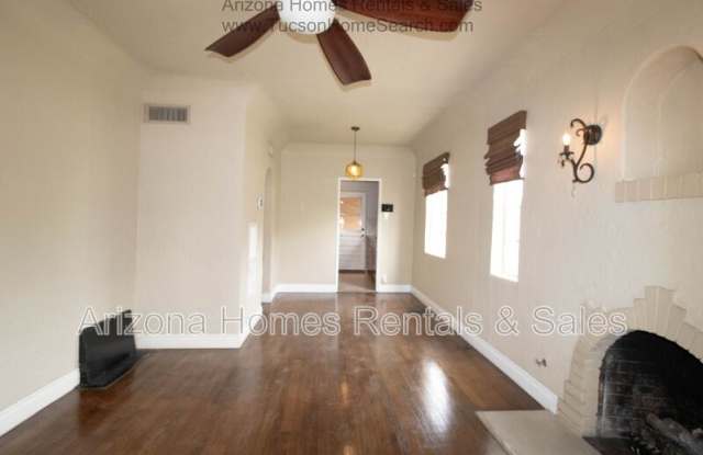 122 N Martin Ave Gallery 4