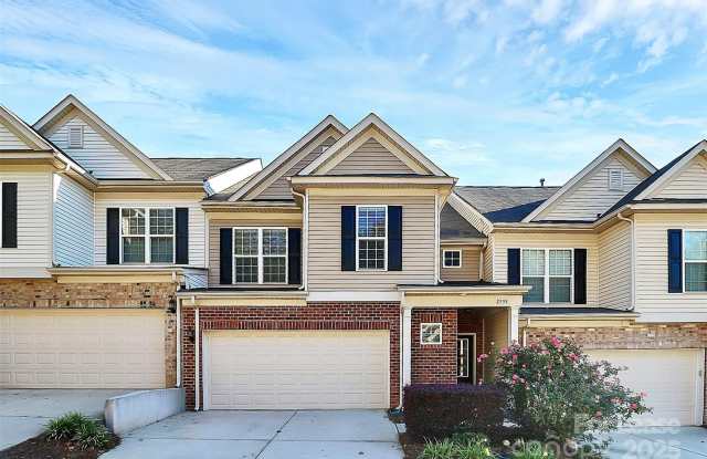 2559 Royal York Avenue photos photos