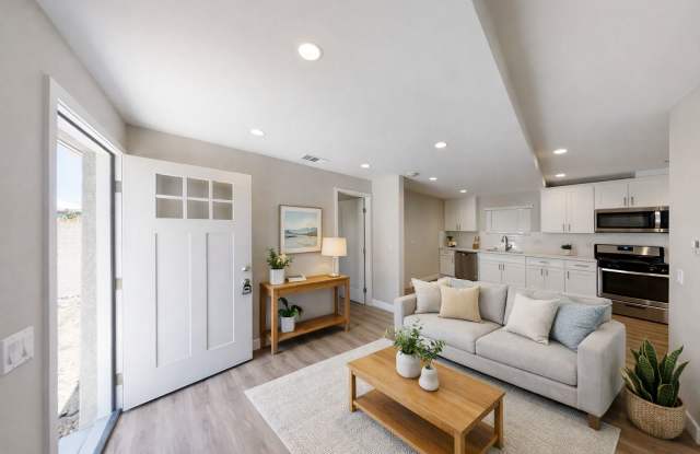 3BD/1BA on 63rd! Gallery 2