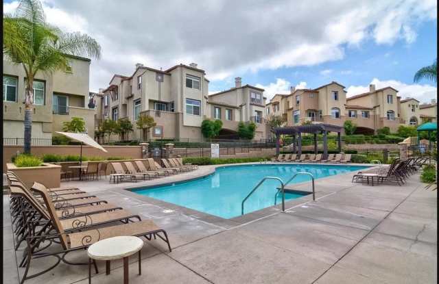 2Bed/2.5Bath Townhome in Coronado Ranch San Marcos (Near CSUSM)! Available Now Gallery 4