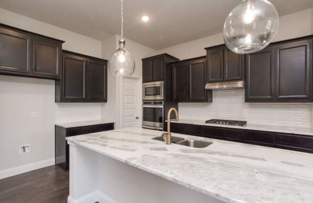 5501 Crestview Drive Gallery 3