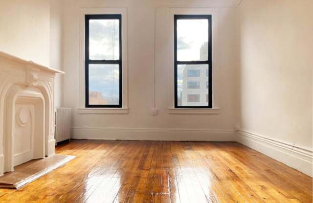 604 Manhattan Avenue photos photos