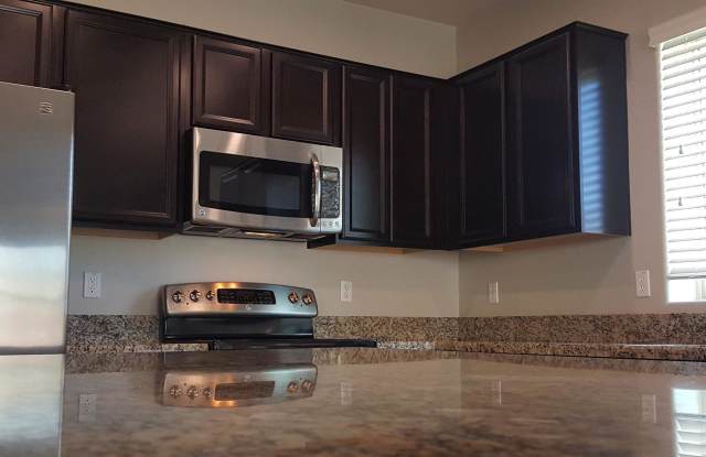 1136 E BLUE SPRUCE Lane Gallery 4