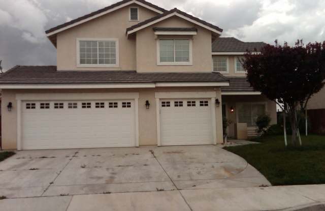 This beautiful 2-story, 5 bed / 3 bath home checks all the boxes! photos photos