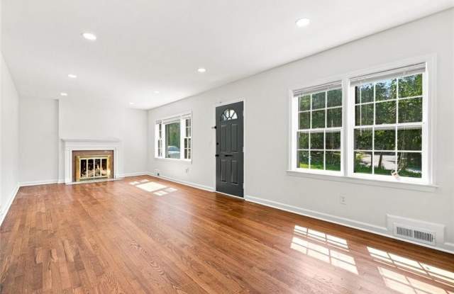 1368 Scott Boulevard Gallery 3