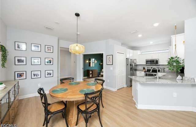 14027 Winding Cedar Way Gallery 4