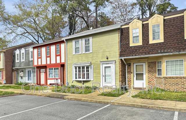 1079 Old Denbigh Blvd photos photos