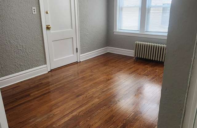 2725 Ridgeland Ave photos photos